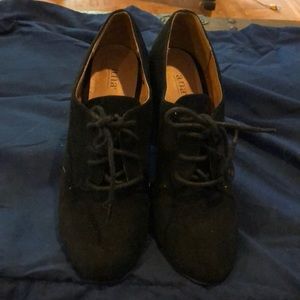 Heeled oxfords